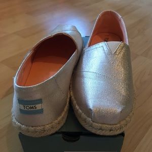 TOMS Classic Women’s Spanish Villa Sparkle Slip-On